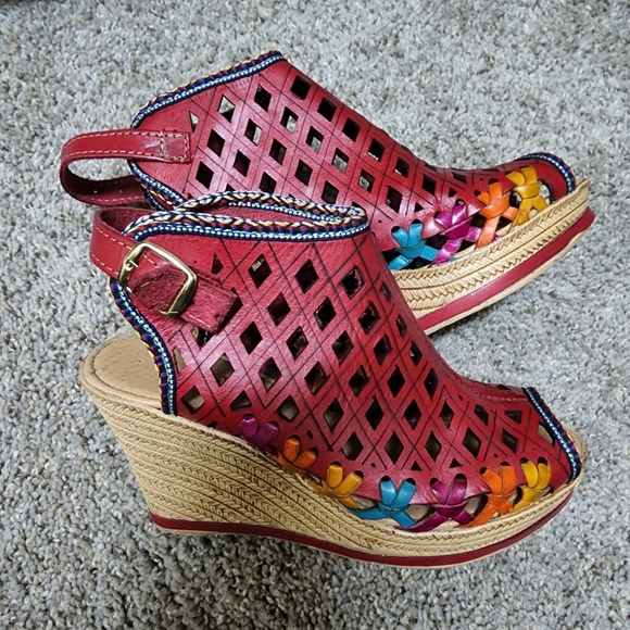 Solei Shoes - Solei | Women's Wedge Sandal Heels | Red | 8 | NWOT